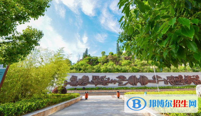 湖北工業(yè)職業(yè)技術學院3