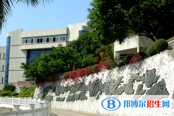 深圳石巖公學(xué)國際部高中2023年招生計(jì)劃