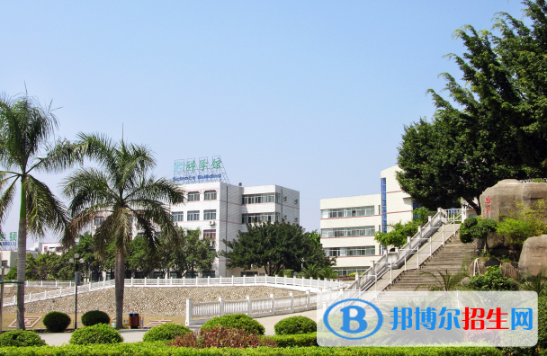 深圳石巖公學(xué)國(guó)際部高中2023年報(bào)名條件、招生要求、招生對(duì)象