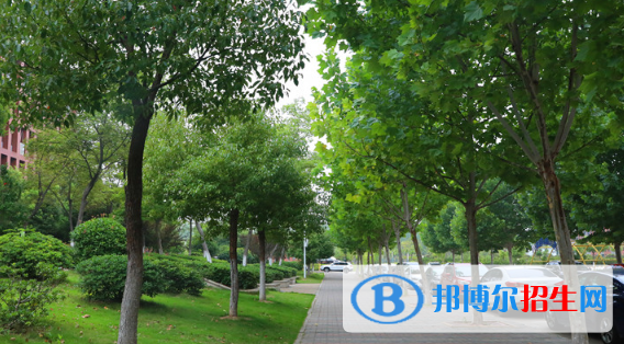 安徽萬(wàn)通高級(jí)技工學(xué)校地址在哪里