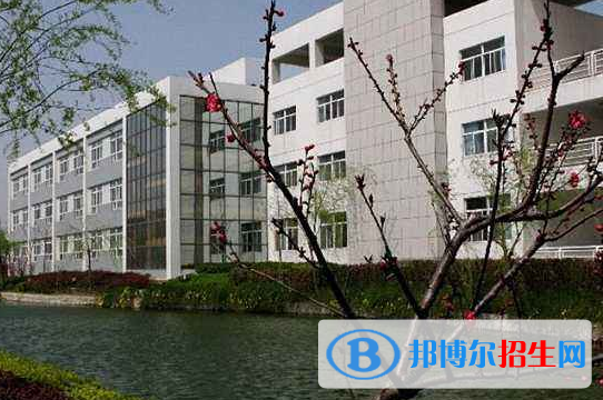 北京新東方揚(yáng)州外國語學(xué)校2020年招生辦聯(lián)系電話