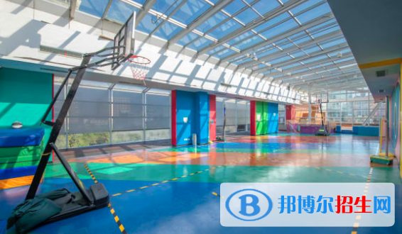 長春美國國際學校初中部網(wǎng)站網(wǎng)址