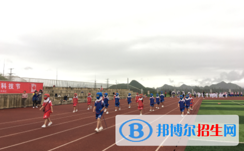 貴陽觀山湖中鐵置業(yè)中加學校初中部怎么樣、好不好