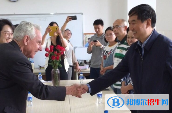 昆明呈貢青苗國(guó)際雙語學(xué)校初中部網(wǎng)站網(wǎng)址
