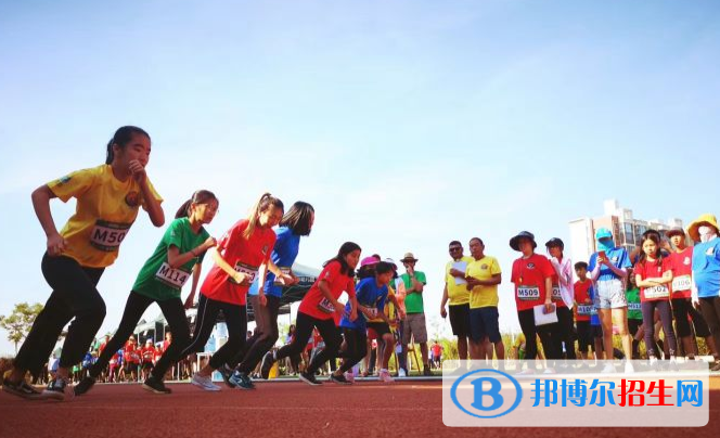 昆明呈貢青苗國(guó)際雙語(yǔ)學(xué)校初中部怎么樣、好不好