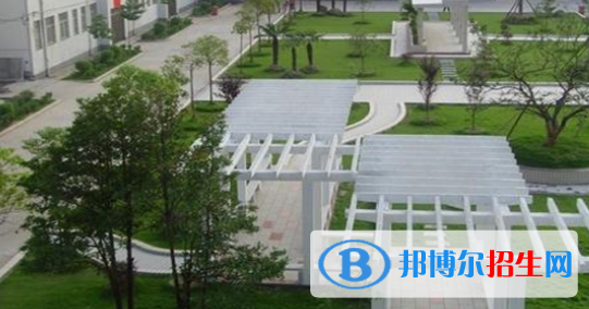 九江2020年中專鐵路學(xué)?？梢钥即髮? width=