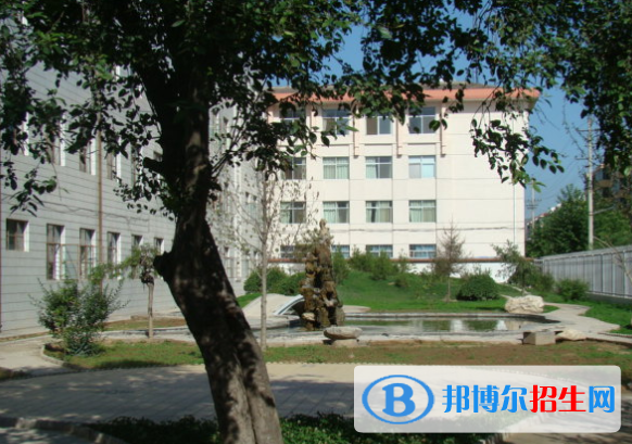 隴縣崇文中學(xué)2020年學(xué)費(fèi)、收費(fèi)多少