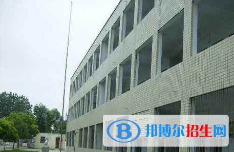 樊城區(qū)職業(yè)教育中心學(xué)校3