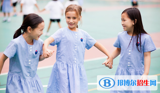 青島耀中國際學(xué)校初中部2020年招生計劃