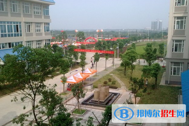 長(zhǎng)江工程職業(yè)技術(shù)學(xué)院1