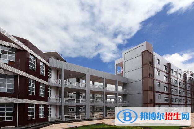 重慶旅游職業(yè)學(xué)院2020年招生辦聯(lián)系電話
