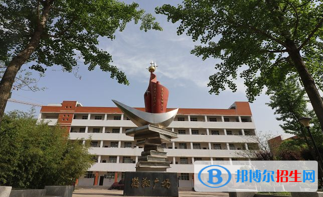 湖北現代農業(yè)技師學院1