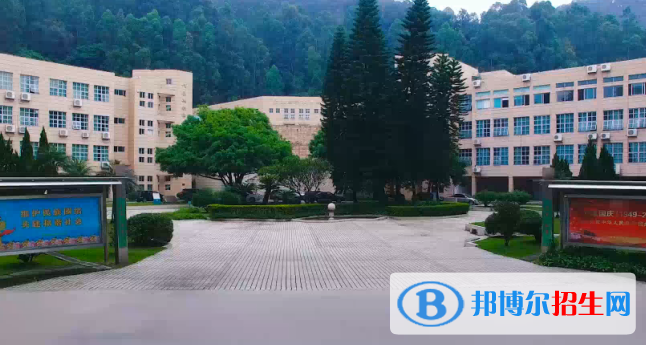 廣州番禺職業(yè)技術(shù)學(xué)院2020年學(xué)費、收費多少