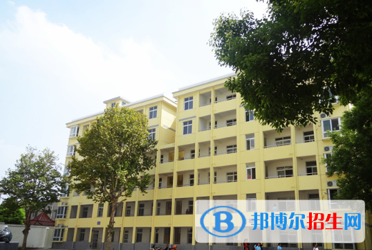 湖北工業(yè)自動(dòng)化技師學(xué)院4