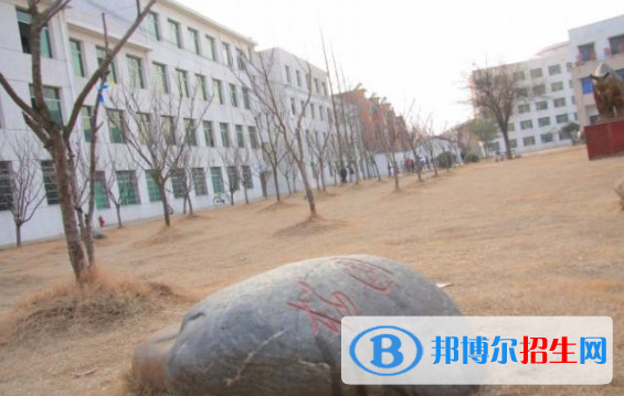 黃岡第二高級(jí)技工學(xué)校1