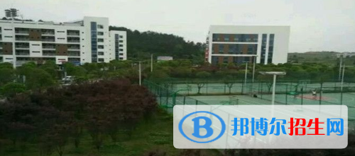 黔南民族幼兒師范高等?？茖W(xué)校五年制大專2020年招生辦聯(lián)系電話