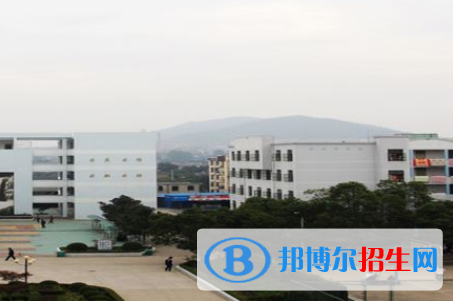 英山衛(wèi)東中等專業(yè)學校2