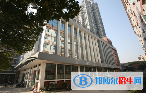 湖北青年職業(yè)學院4