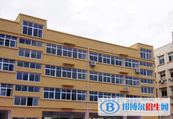 鄂東女子中等專業(yè)學(xué)校1
