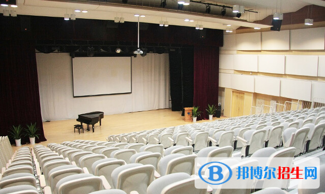 北京耀中國際學(xué)校初中部2020年招生計劃