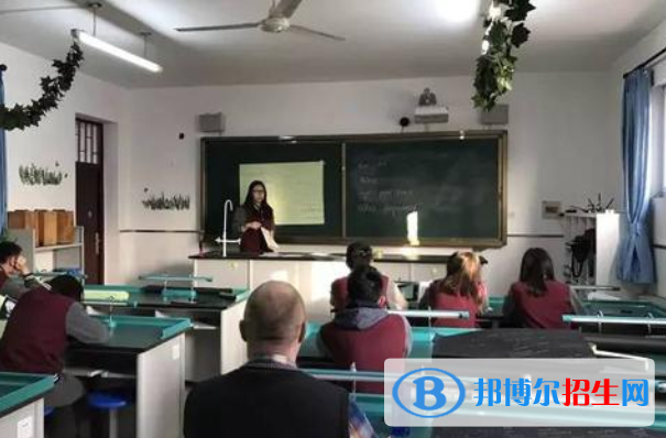美國(guó)利弗莫爾國(guó)際學(xué)校初中部2020年招生辦聯(lián)系電話(huà)