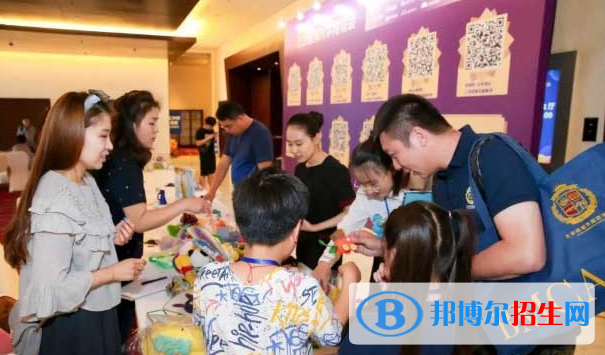 北京明誠外國語學(xué)校初中部怎么樣、好不好