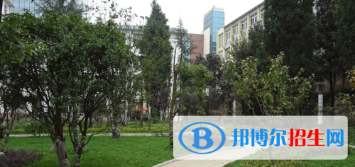 貴陽(yáng)白云區(qū)職業(yè)技術(shù)學(xué)校2020年招生辦聯(lián)系電話