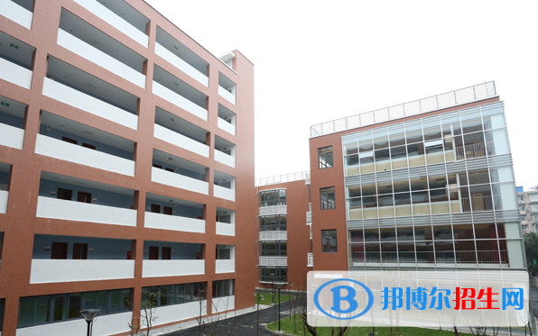牛津國際公學(xué)成都學(xué)校初中部2020年招生簡章