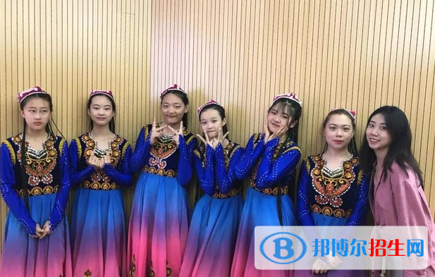 成都協(xié)同國際學校初中部2020年招生辦聯(lián)系電話