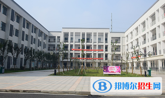 安徽蚌埠技師學院2020年招生辦聯(lián)系電話