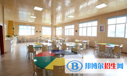 貴陽(yáng)一中新世界國(guó)際學(xué)校小學(xué)部2020年招生辦聯(lián)系電話