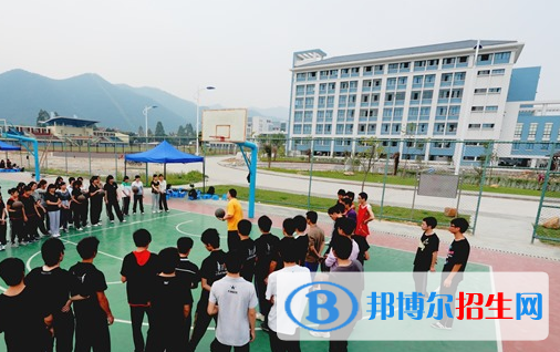 肇慶醫(yī)學高等專科學校2020年招生辦聯(lián)系電話