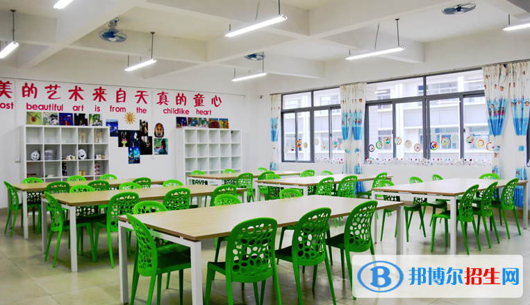 南海外國語學(xué)校2020年學(xué)費、收費多少