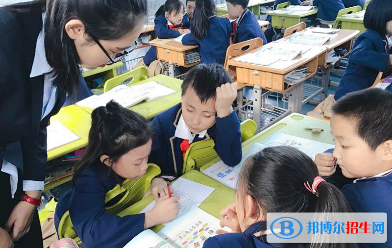 西安博愛國際學(xué)校小學(xué)部2020年招生辦聯(lián)系電話