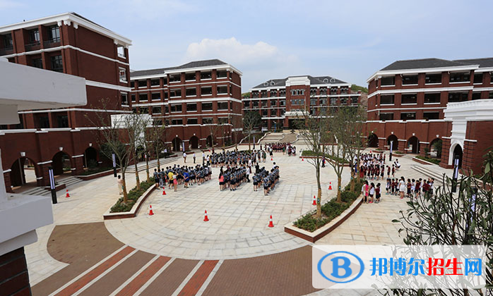 宜昌龍盤湖國際學(xué)校小學(xué)部2020年報(bào)名條件、招生要求、招生對象