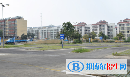 淮南市交通中等專業(yè)學(xué)校2020年招生辦聯(lián)系電話 