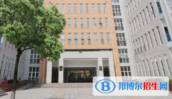 安徽商貿(mào)職業(yè)技術(shù)學(xué)院2020年報(bào)名條件、招生要求、招生對象