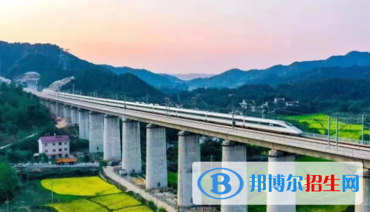 襄陽2020年鐵路學(xué)校屬于什么學(xué)歷