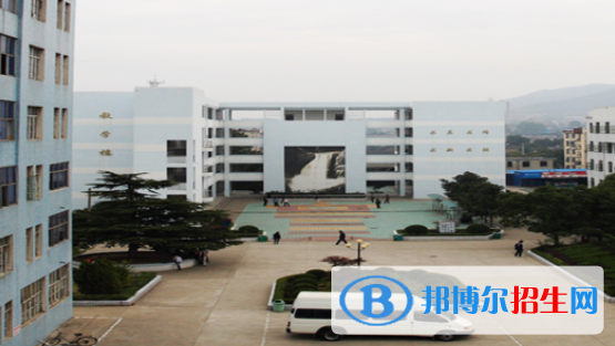 安徽馬鞍山工業(yè)學(xué)校2020年招生辦聯(lián)系電話