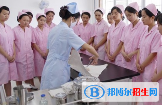 廣東2020年衛(wèi)校中專升大?？际裁? width=