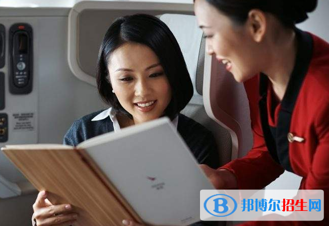 湖北2020年航空服務(wù)學(xué)校都有什么專業(yè)適合男生