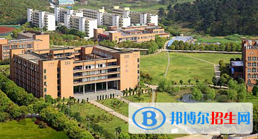 馬鞍山衛(wèi)生學(xué)校2020年報(bào)名條件、招生要求、招生對(duì)象 