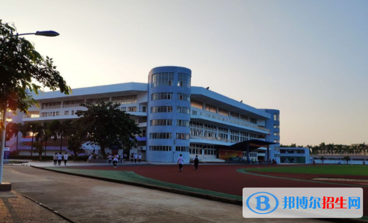 海南師范大學(xué)附屬中學(xué)怎么樣、好不好