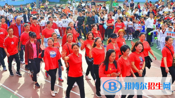 ?？谌A興學校怎么樣、好不好