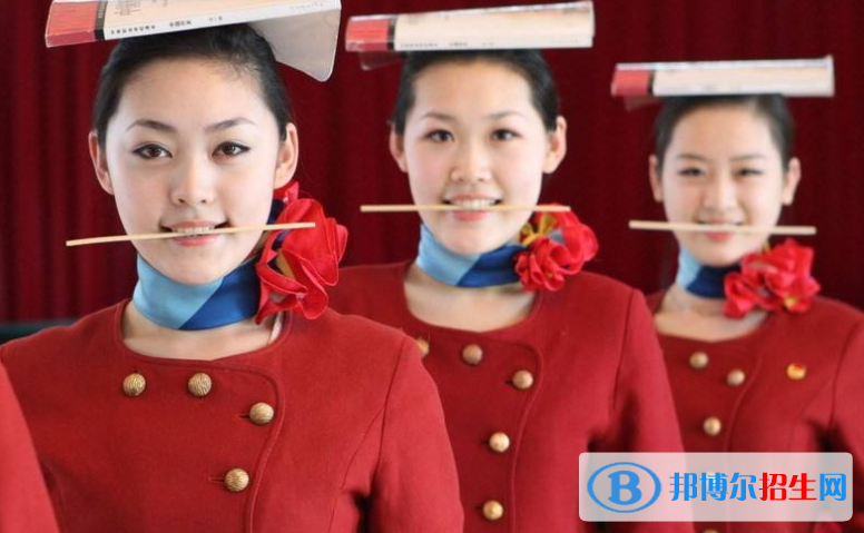 湖北2020年女生上航空服務學校學什么專業(yè)好