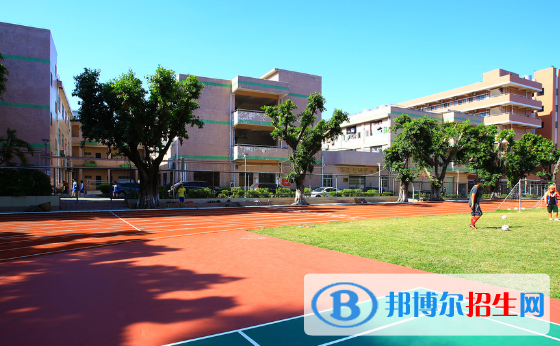 東莞經(jīng)濟(jì)貿(mào)易學(xué)校怎么樣、好不好