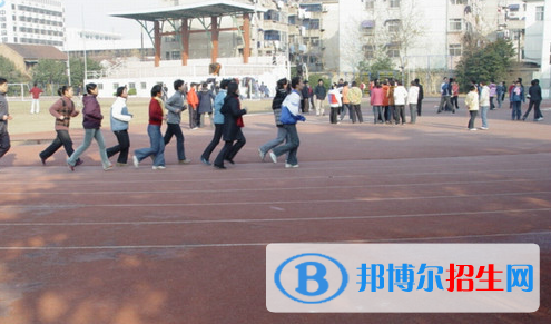 鹽城第一中學2021年學費、收費多少
