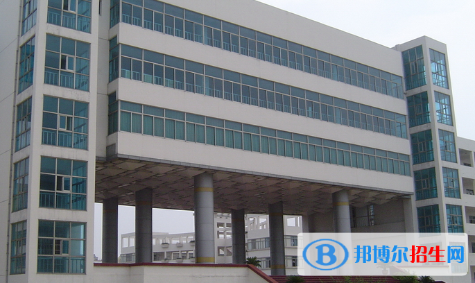 江蘇建湖高級中學2021年學費、收費多少