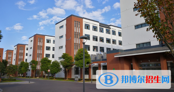 江蘇奔牛高級(jí)中學(xué)2021年報(bào)名條件、招生要求、招生對(duì)象