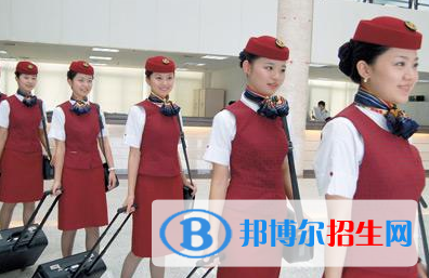 湖北2021年怎么讀航空服務(wù)學(xué)校